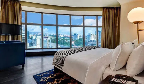 (Hotels) - Elevate Your Stay, Elevate Your Life - 狗子28